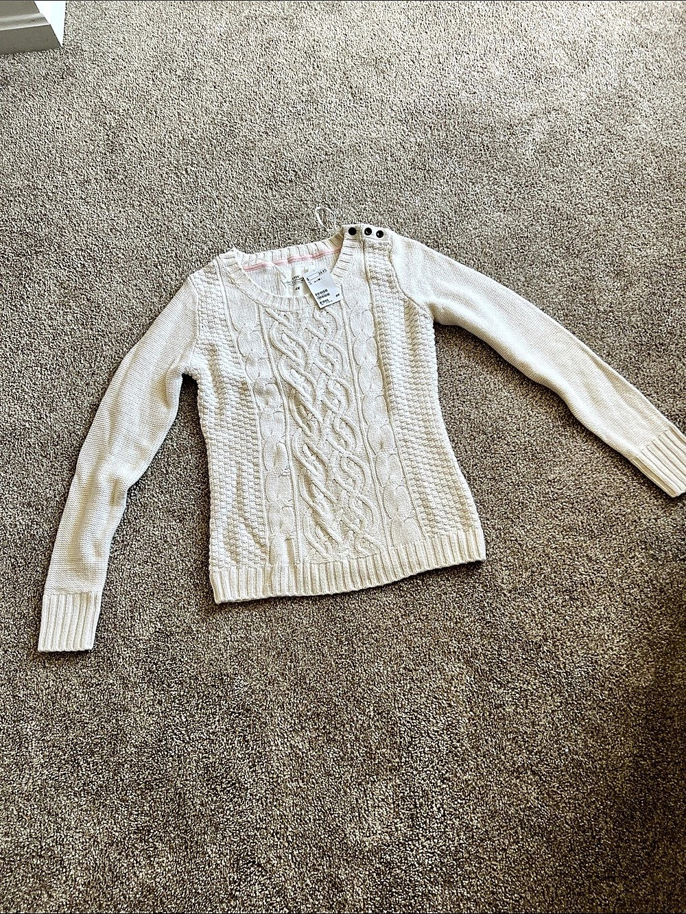 H&Medium Cable Knit Sweater in Cream Size Medium NWT